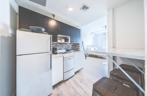 Flamingo/Lummus Apartment | The Amazing Art Deco studio in Ocean Drive