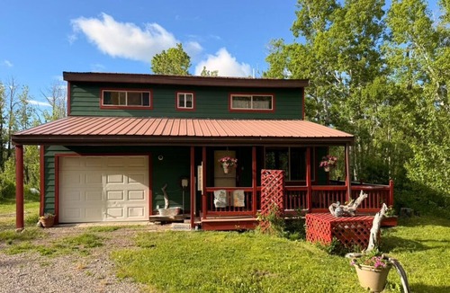 East Glacier Park House | The Aspen Art House - 3 bed by Glacier Natl. Park