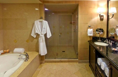 Central Beach Resort | The Atlantic Hotel and Spa 1 Bedroom Oceanfront Suite 2 Queens