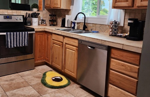 Columbia Falls House | THE AVOCADO ABODE - Glacier National Park Columbia Falls Whitefish KIDS CHOICE!