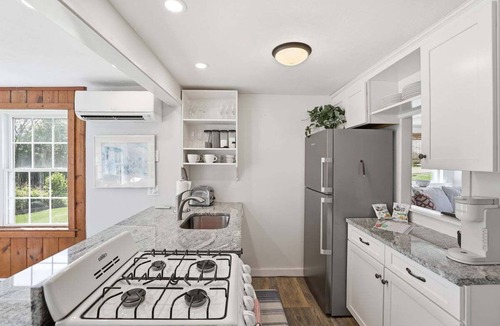 Centerville House | The Beach House 946-Cv: Beach Cottage Times Three near Craigville Beach