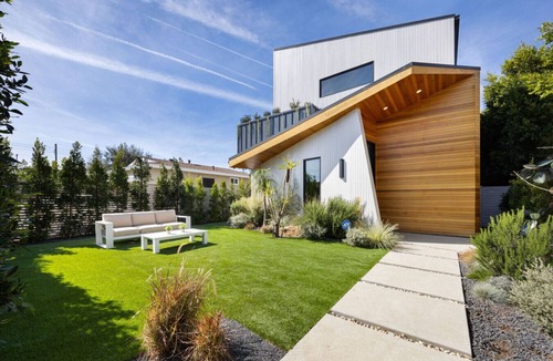 Venice House | The Bella Villa II - luxury design + pool