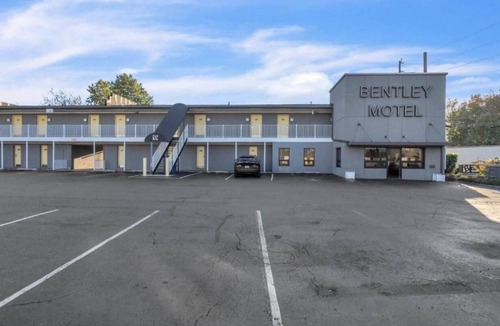 Linden Apartment | THE BENTLEY MOTEL
