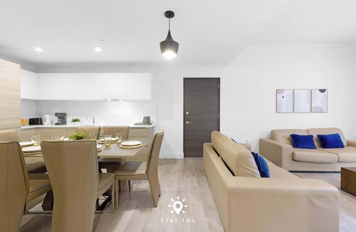 Hollywood Apartment | The Best Stay| Hot Tub & Pool|Hollywood Beach+ Gym