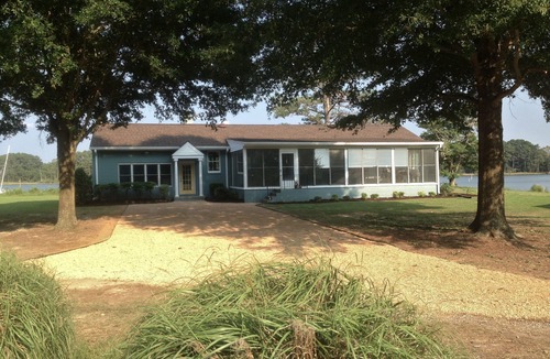 Grimstead House | The Big Boathouse on a Point- Quick access to Chesapeake Bay; Kayakers love it.n