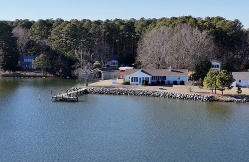 Grimstead House | The Big Boathouse on a Point- Quick access to Chesapeake Bay; Kayakers love it.n