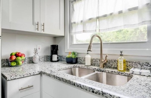 Norfolk House | The Blue Horizon 3BR Retreat By Beach & Naval Base