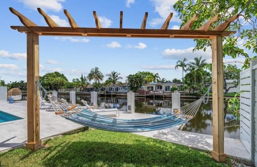 Fort Lauderdale House | The "Blue Iguana" - waterfront Canal, Pool, Pool Table, Vibes