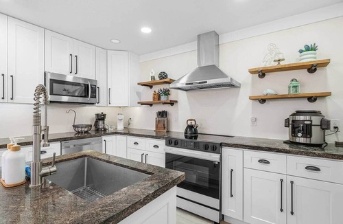 Deerfield Beach House | The Blue Wave Pool 3BDR