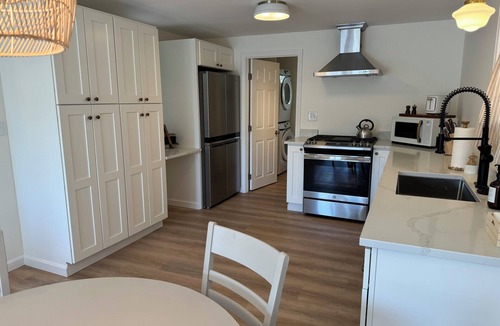Ipswich Cottage | The Boathouse: Riverfront cottage located across from vibrant Ipswich Town Wharf