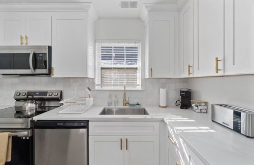 Hampton House | The Booker: Modern Retreat by the Beach