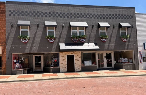 Minerva Apartment | The Bourbon Suite ALL NEW - 30 min from Pro Football HOF & 3 min from golf