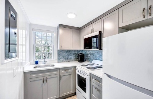 Hyannis Condo | The Breakwaters Hyannis - Your Home Away From Home! RPAM046