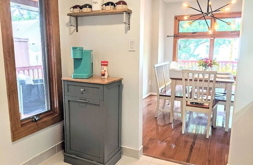 Villas House | The Brick Beach House, 2 King beds & pet friendly