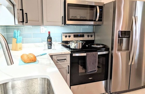 Villas House | The Brick Beach House, 2 King beds & pet friendly