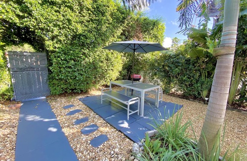Royal Poinciana Apartment | THE BUSH HOUSE - Hidden Gem for 2 1BR1BA Studio