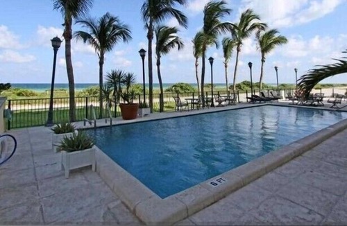 Surfside Condo | The Carlisle on the Ocean studio unit is your place! RECENTLY REMODELED!