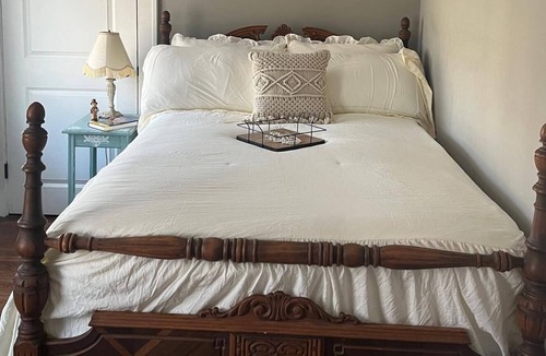 Willoughby House | The Charmer