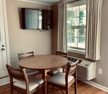 West Chatham Hotel | The Chatham Motel
