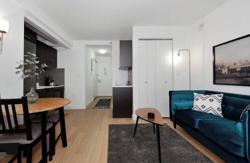 Tudor City Apartment | The Chic Vibe 8653