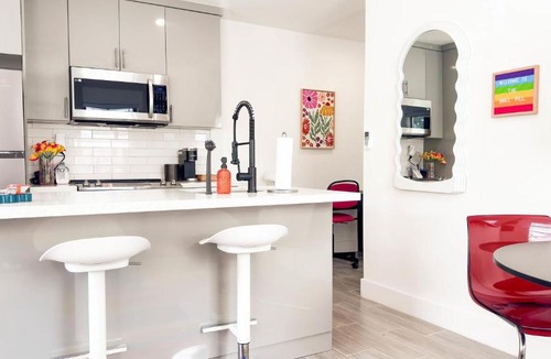 Wilton Manors Apartment | The Chill Pill - Wilton Drive and Jacuzzi