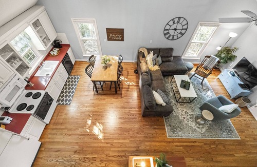 Forest Apartment | The Cottage at Virginia Sojourn: Peaceful Brick Cottage w/Sunset Mtn Views