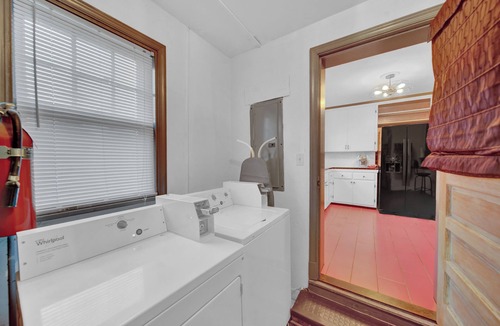 North Chesterfield Apartment | The Cottage Studio Unit 7 with WiFi and AC in lovely Richmond