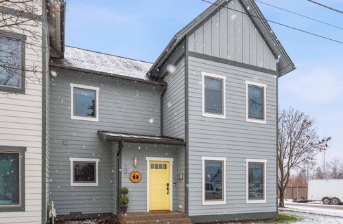 Whitefish House | The Dancing Bears Den