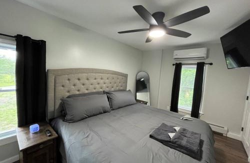 Stephentown House | The entire Stephentown Hotel 28 person occupancy