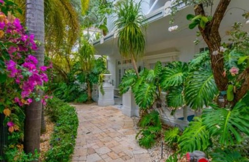 South Pointe Apartment | The Fountain 208 - One Bedroom Condominium