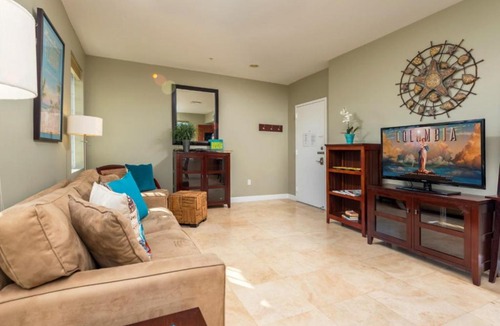 South Pointe Apartment | The Fountain 301 - One Bedroom Condominium