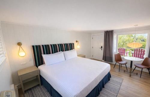 Provincetown Hotel | The Foxberry - A Digital Concierge Guesthouse