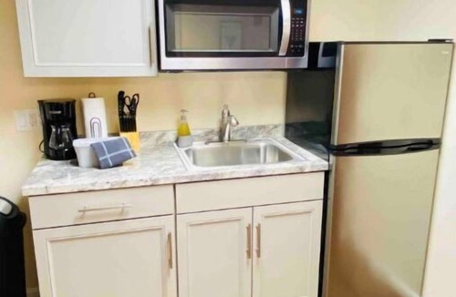 Ruckersville House | The Franklin Estate - Suite F-Private Apt-King Bed