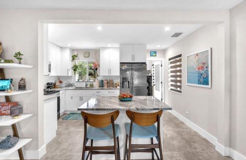 Wilton Manors House | The Frolics -Stunning Wilton Manors Pool Home