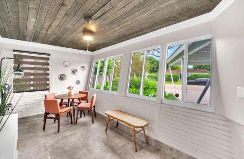 Wilton Manors House | The Frolics -Stunning Wilton Manors Pool Home
