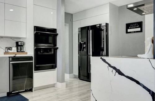 Miami Gardens House | The Gardens: FIFA Perfect | 8 Mins to Stadium-Pool