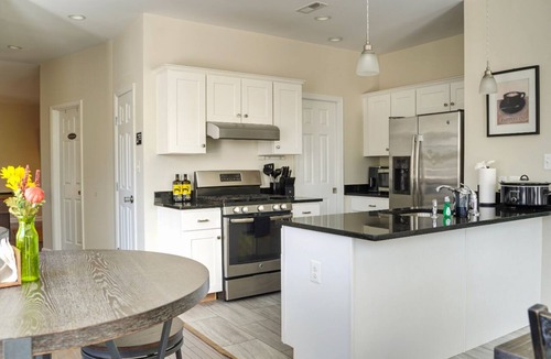 Nauck House | The Glebe House: Host 25, Arcade, Hot Tub, Speakeasy, Family & Friends Getaway