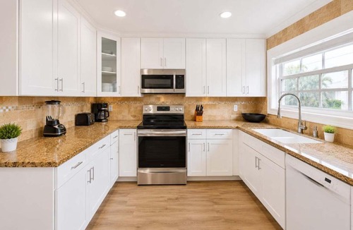 Hallandale Beach House | The Golfstream Dunes Villa