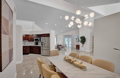 Southwest Ranches Villa | The Grand Luxe 8BR Villa w POOL and basketball