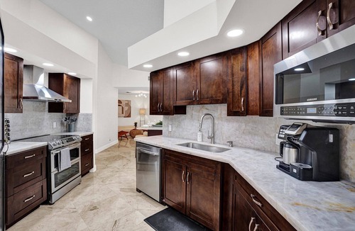 Southwest Ranches Villa | The Grand Luxe 8BR Villa w POOL and basketball