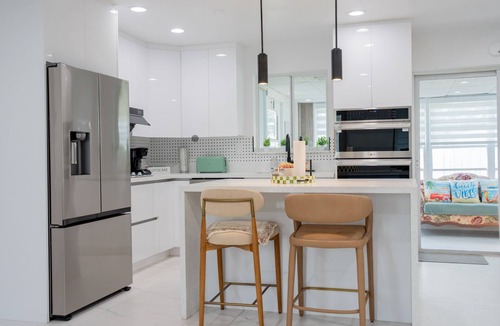 Pembroke Pines House | The Green House - Fully Renovated 3Bed 2Bath Home with spacious backyard