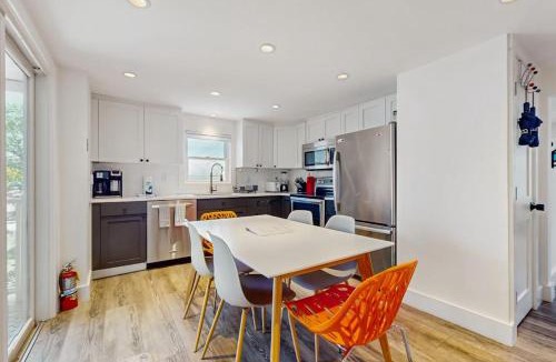Commercial Street House | The Grey Lady