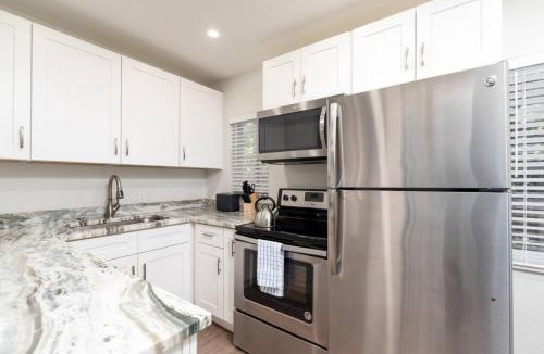 Lake Ridge Apartment | The Hideaway at Lake Ridge 1