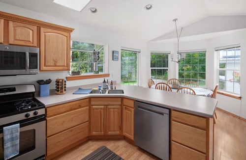 Martin City House | The Hillside House, 8 miles to Glacier National Park has May promotions!