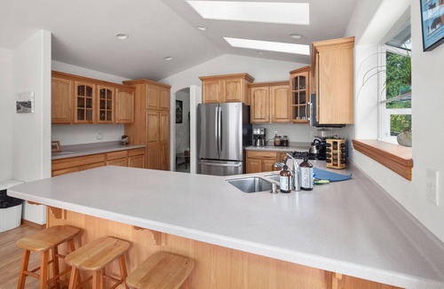 Martin City House | The Hillside House, 8 miles to Glacier National Park has May promotions!