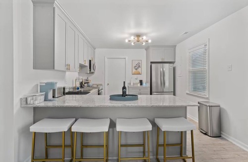 Hampton House | The Iverson: Cozy 2 Bdrm Home by the Beach