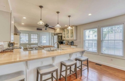 Murray Hill House | The Liberty House - Pristine Reno with parking