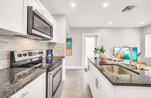 East Fort Lauderdale Apartment | The Loggerhead | Private 3-Unit Oceanview Retreat