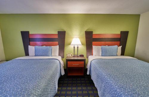 West Yarmouth Hotel | The Mariner Resort Cape Cod by The Red Collection