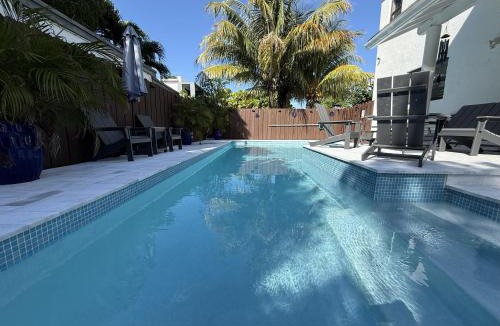 Coral Way House | The Miami Grove Oasis